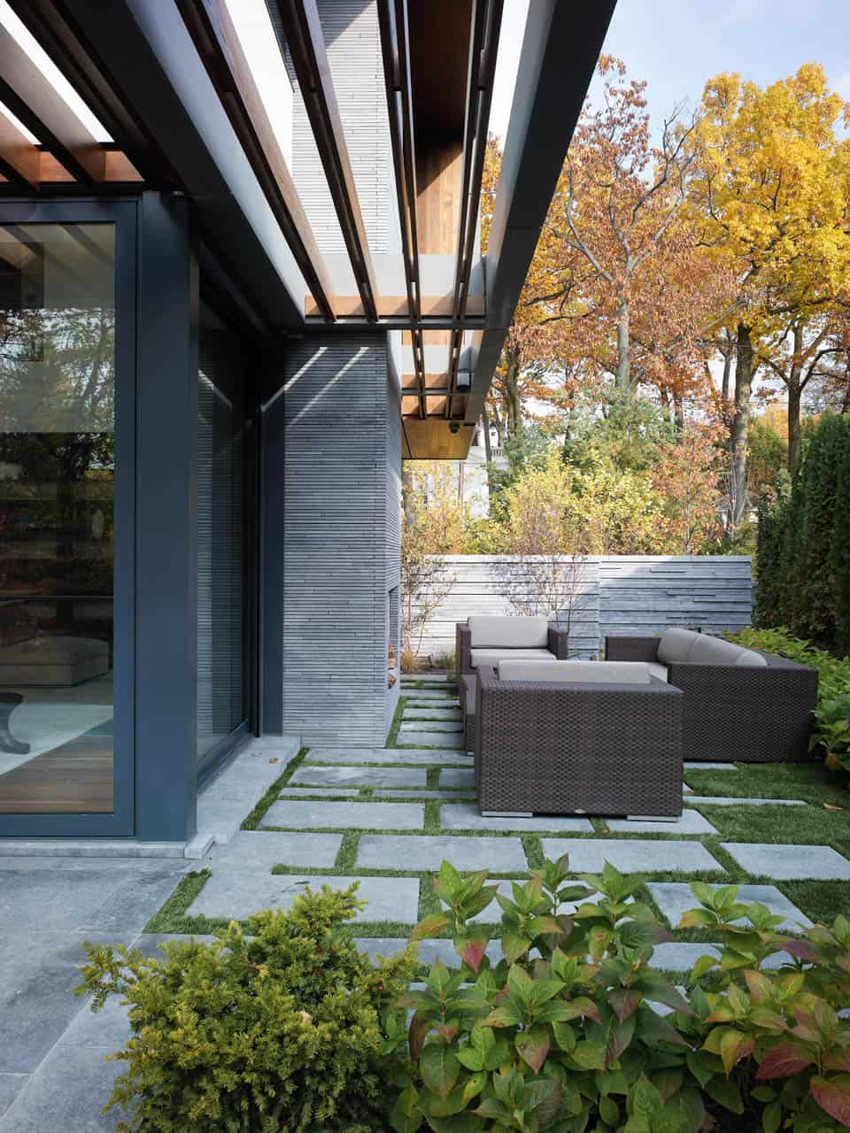 stunning-details-large-open-spaces-define-toronto-home-17-outdoors.jpg