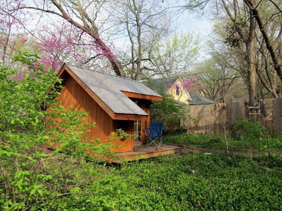 tiny-house-backyard-sanctuary-missouri-2-setting.jpg
