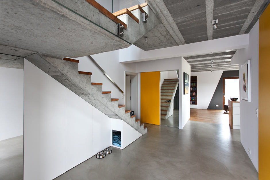 less-more-mantra-scandinavian-style-beam-block-house-9-stairs.jpg
