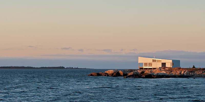 oceansi vacation house clad corrugated galvanized aluminium 11 façade ocean