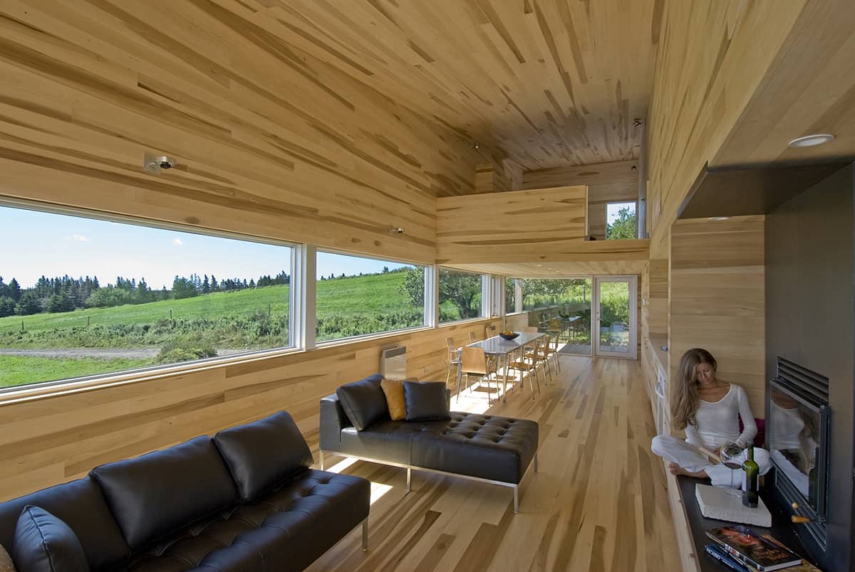 Serene Poplar Interiors Make You Stay Forever in this Vacation Home