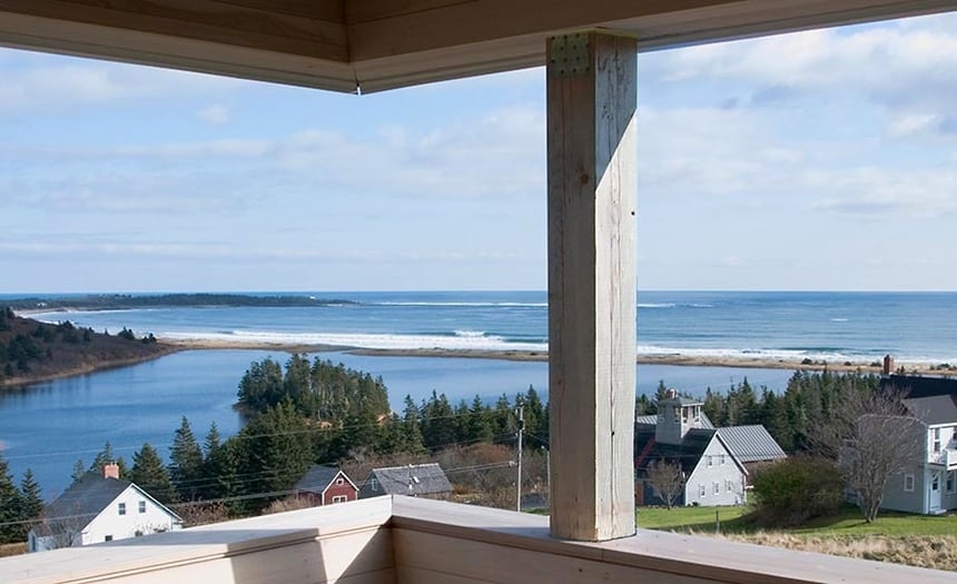 ocean-views-pastoral-settings-surround-sliding-house-vacation-retreat-5-views.jpg