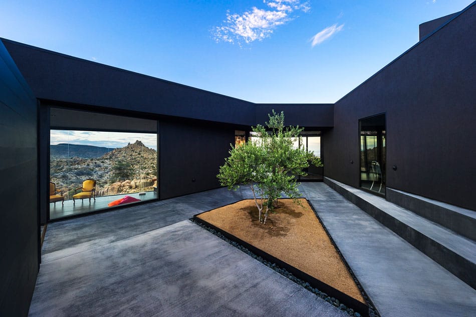 modern-desert-home-courtyard-pool-views-6-courtyard.jpg