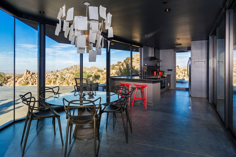 modern-desert-home-courtyard-pool-views-9-dining-kitchen.jpg
