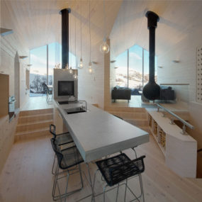 Split Level Mountain Lodge Divides into 4 Directions