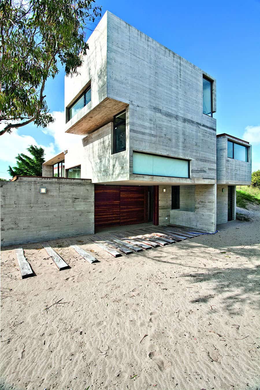low maintenance concrete beach house 3 driveway