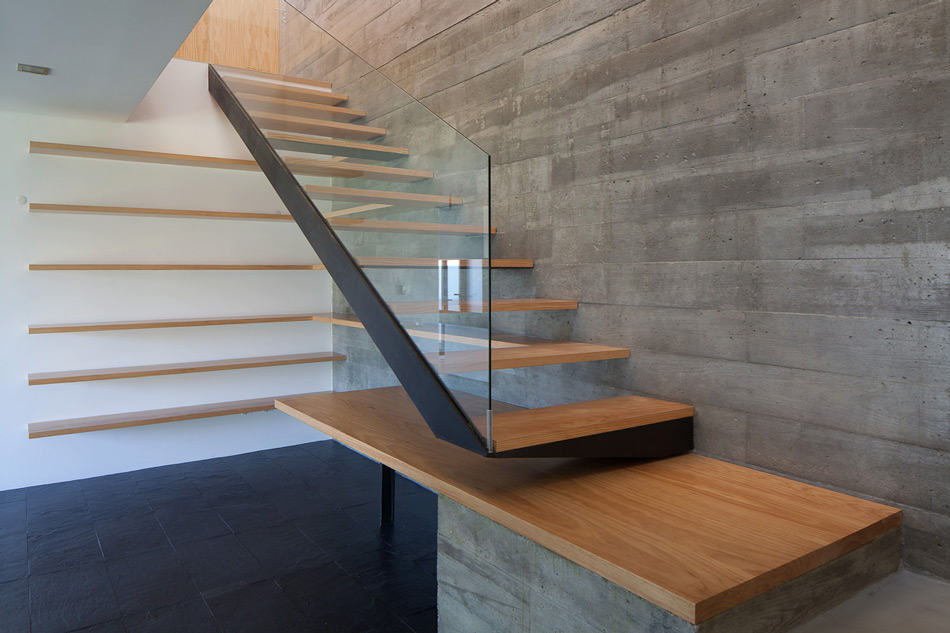 house-operable-wood-louvers-temperature-control-9-stairwell.jpg