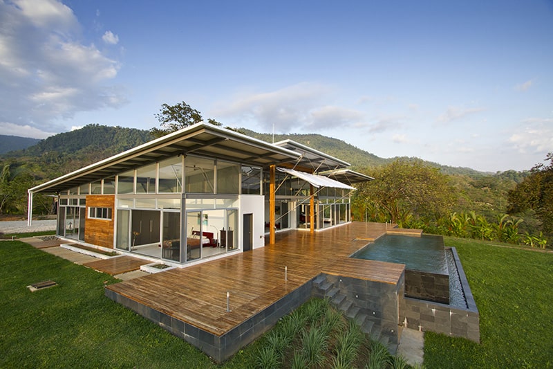 2-adjustable-eaves-create-thermal-comfort-glass-house-15-pool.jpg