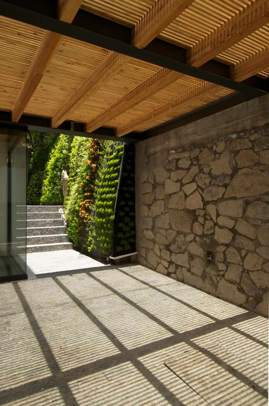 indoor-outdoor-zones-accentuated-vertical-gardens-5-garage.jpg