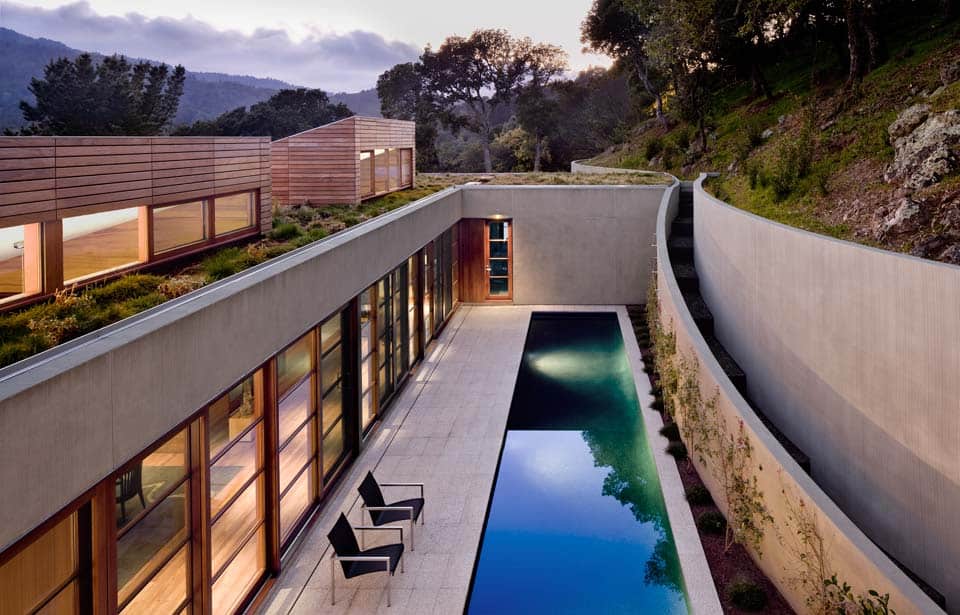 Living Roof on Slope House Merges Beautifully with California Hillside