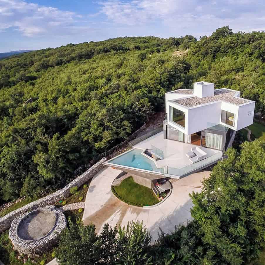 spectacular summer house hilltop 1