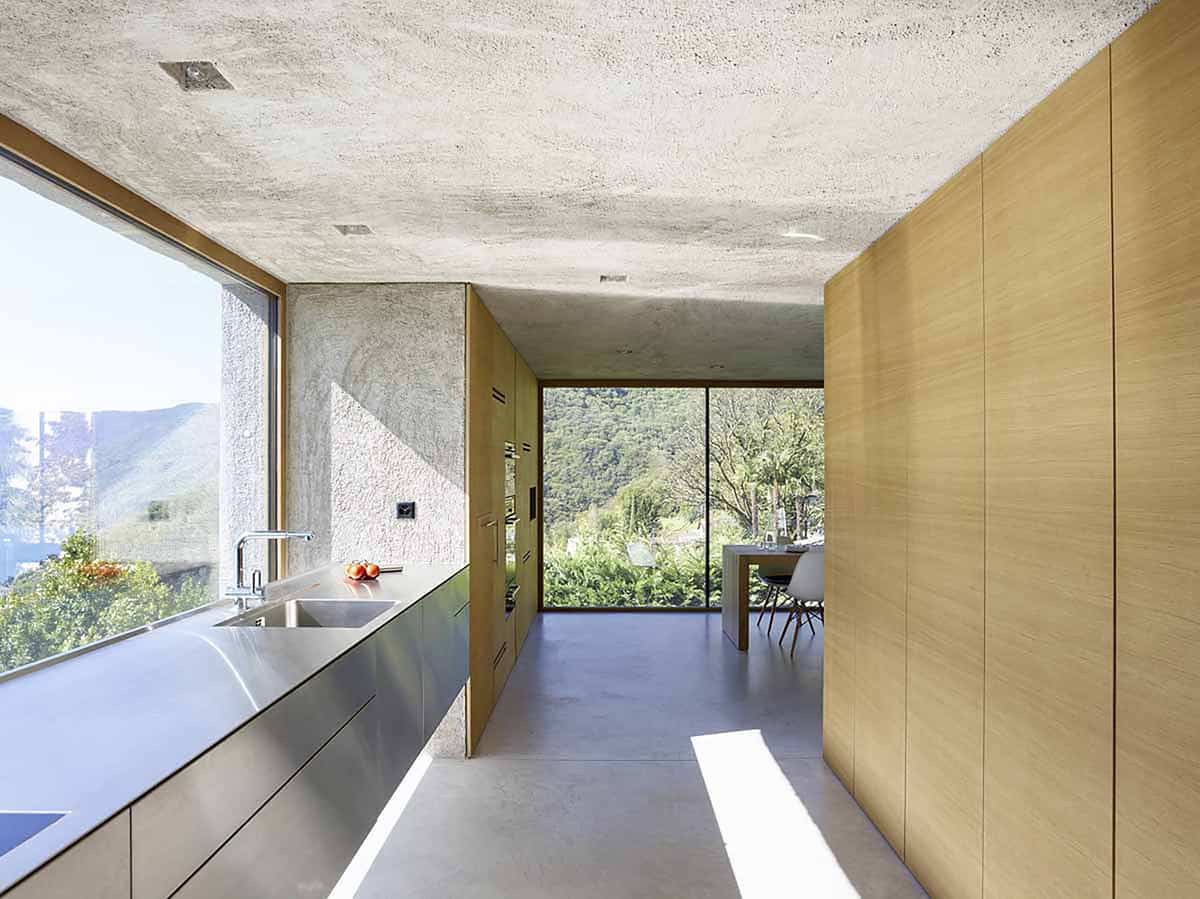 house with vistas of lake maggiore 7