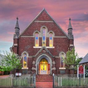 Converting Churches into Homes: 12 Renovations for the Soul
