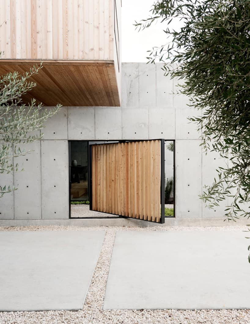 2-house-concrete-wood-cubes-japanese-design.jpg