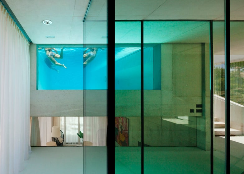glass walled swimming pool 4b