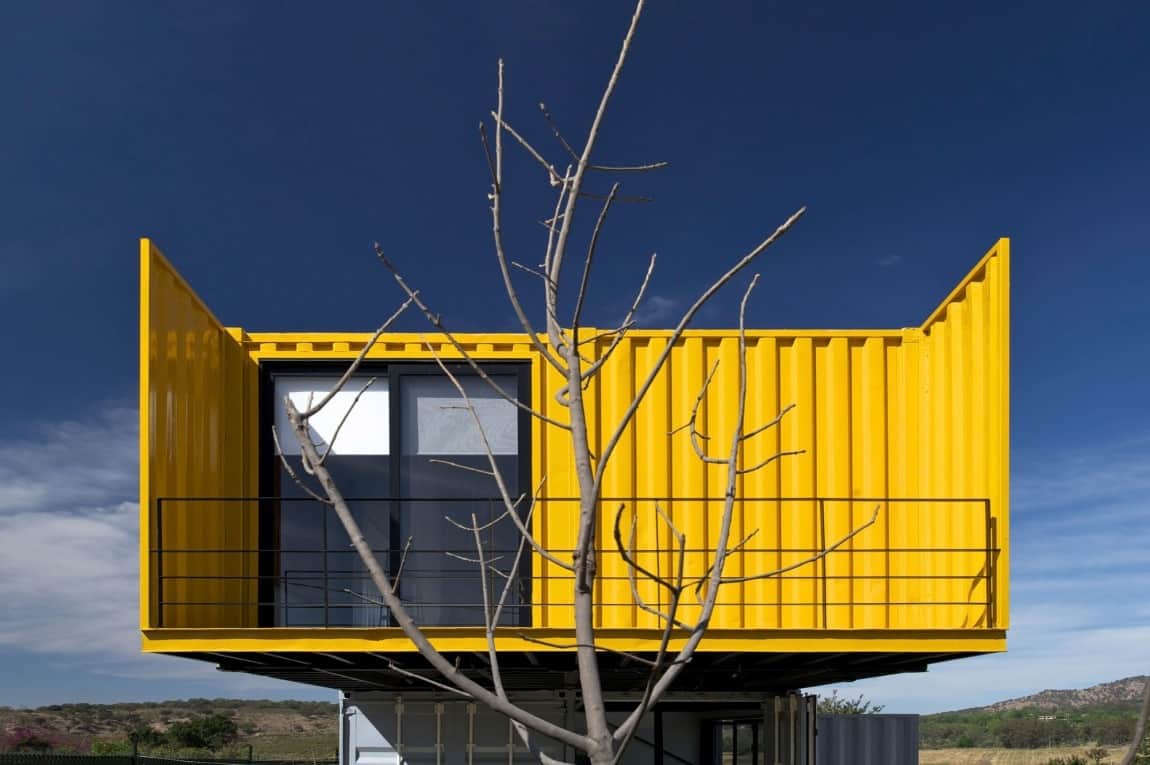 6-house-4-shipping-containers-1-guests.jpg