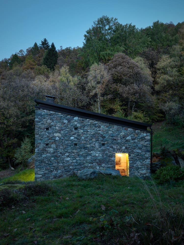 stone-cabin-in-northern-italy-alfredo-vanotti-13.jpg