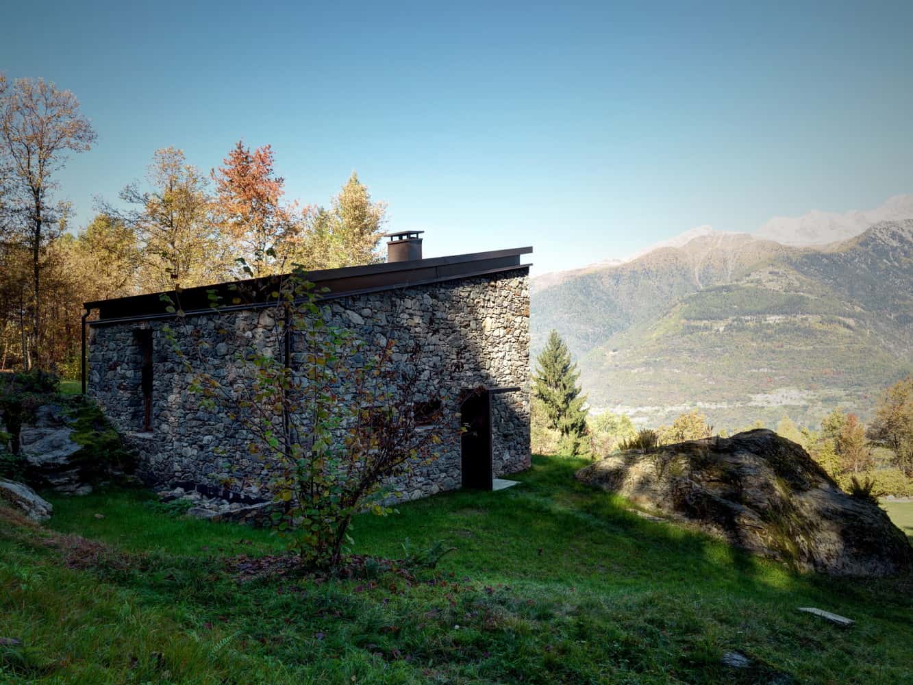 stone cabin in northern italy alfredo vanotti 14