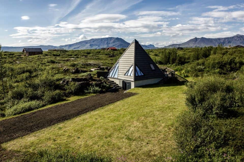 pyramid house in iceland 1b