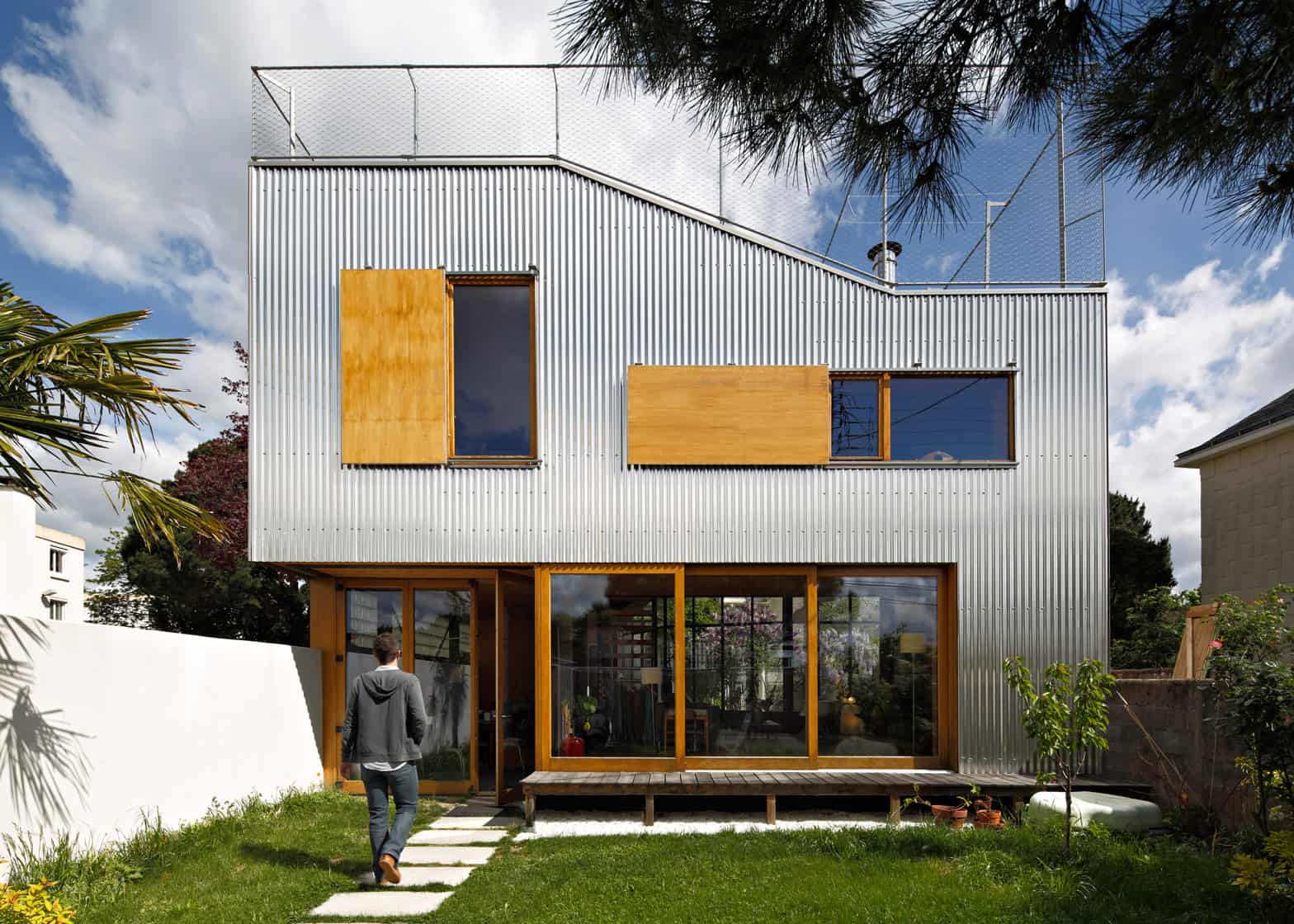 6 corrugated aluminium facade 1930s home extension