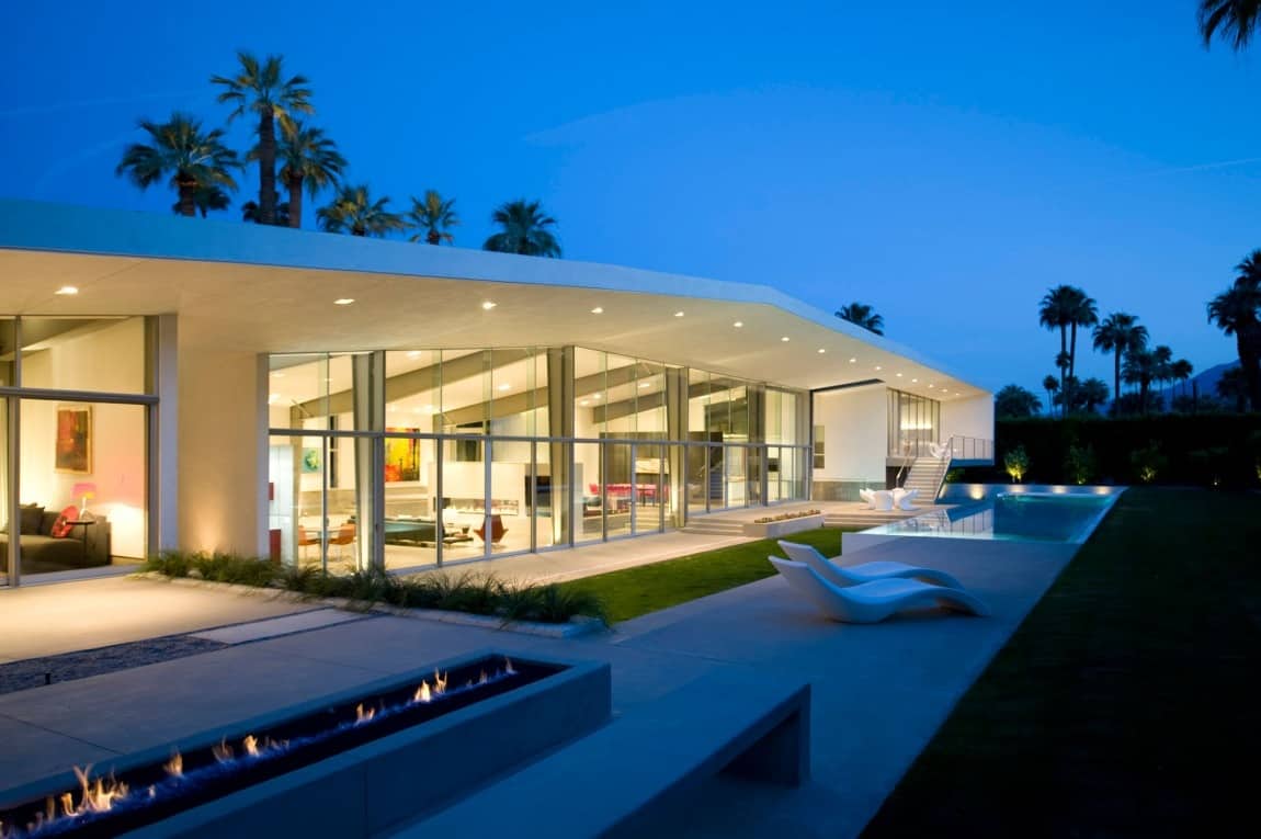 1-large-roof-4-separate-volumes-artsy-home.jpg