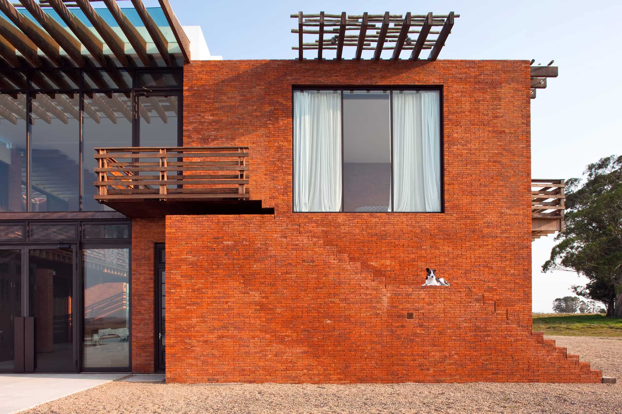 5 brick holiday house 2 cultures