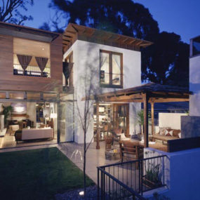 Luxury House by KAA Design