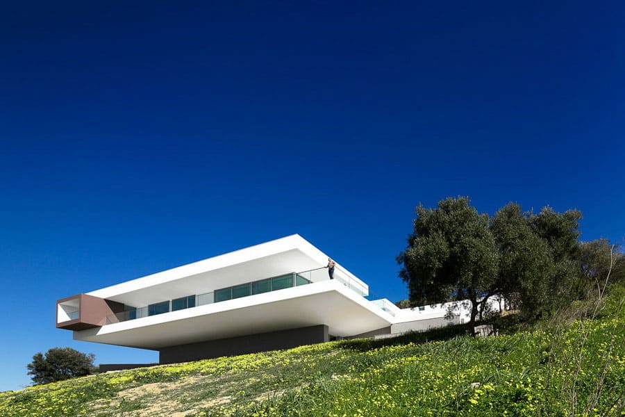 Access From Above For Overhanging Portuguese Villa