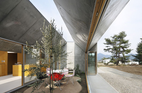 inside-outside-architecture-japan-2.jpg
