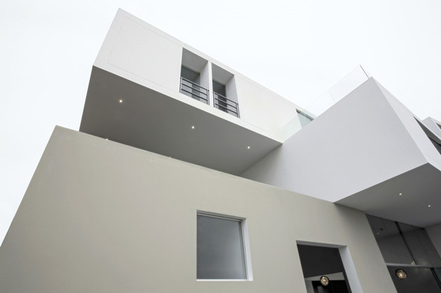 modern-geometric-house-design-built-around-the-view-3.jpg