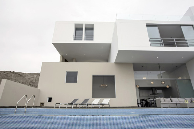 modern-geometric-house-design-built-around-the-view-5.jpg