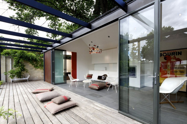 posh-pool-house-with-glass-walls-4.jpg