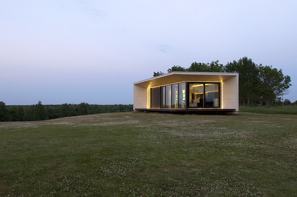 compact-addition-transforms-into-guesthouse-shed-far-front-view.jpg