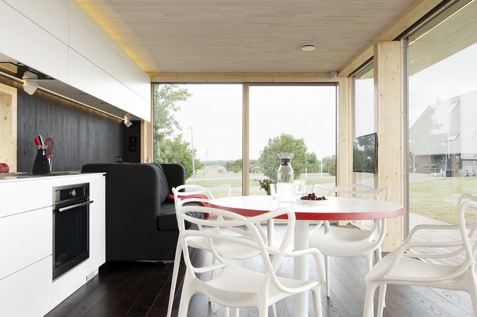 compact-addition-transforms-into-guesthouse-shed-table.jpg