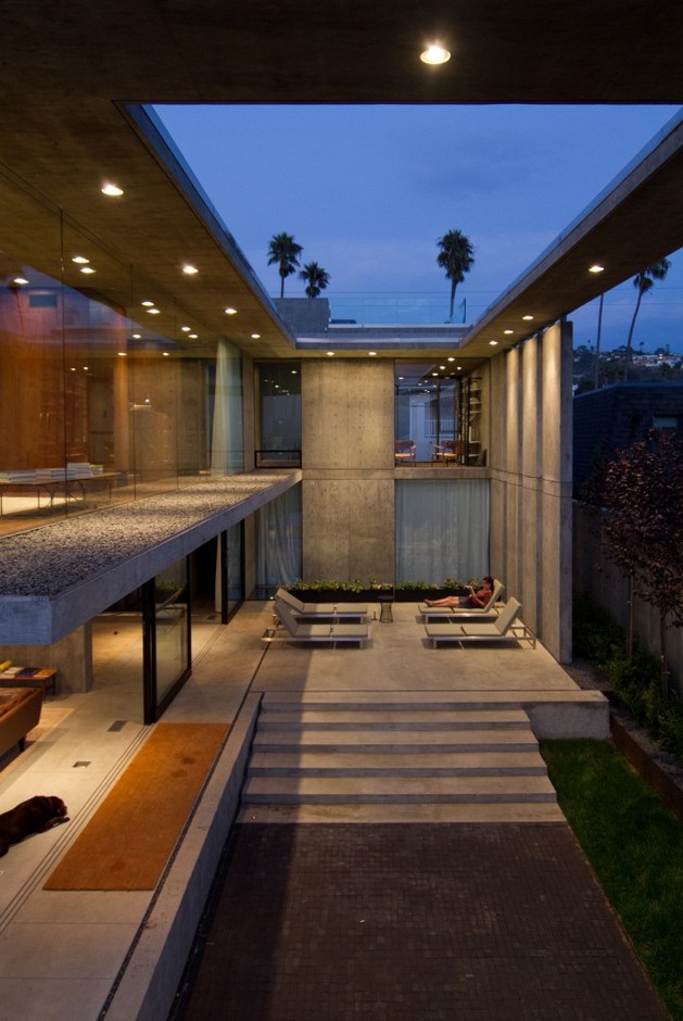 concrete-residential-architecture-designed-spacious-16-lounge.jpg