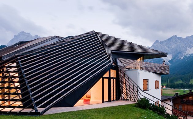 contemporary-renovation-of-a-mountain-residence-by-alma-studio-3.jpg