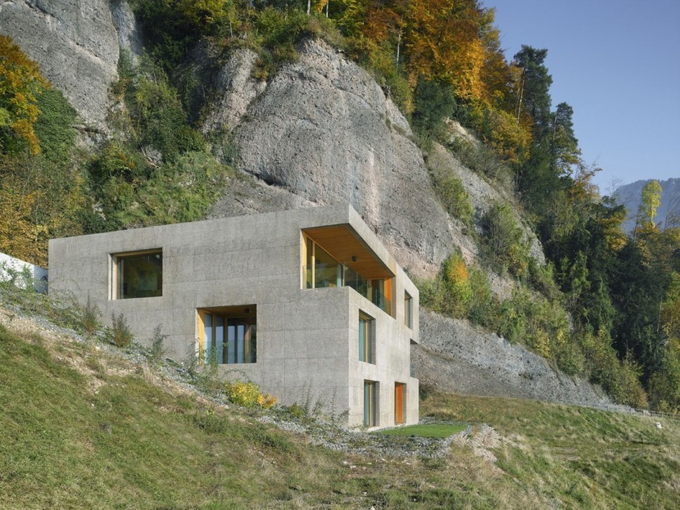 hillside-home-wood-frame-construction-concrete-facade-15-exterior.jpg
