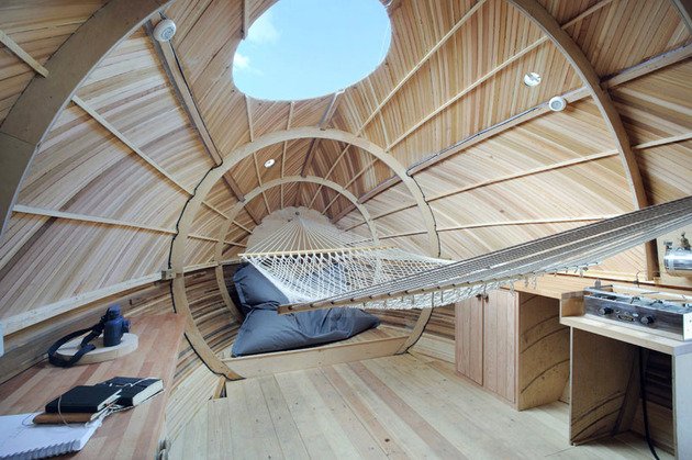 mobile-aquatic-home-minimal-living-hammock.jpg