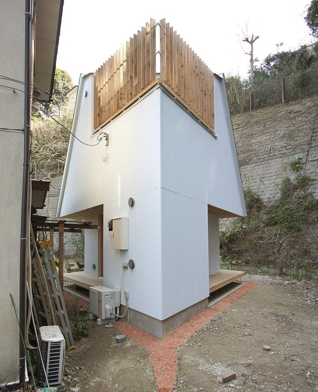 compact-diamond-shaped-house-plan-yuji-tanabe-8-rear-corner.jpg