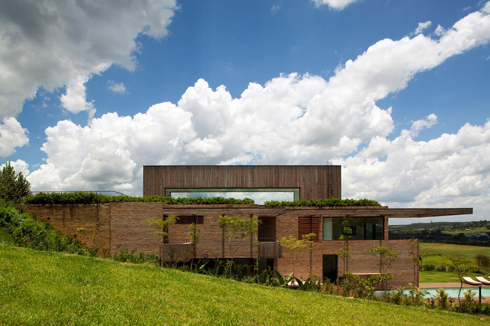 contemporary-hillside-home-brazil-disappears-into-landscape-12-exterior.jpg