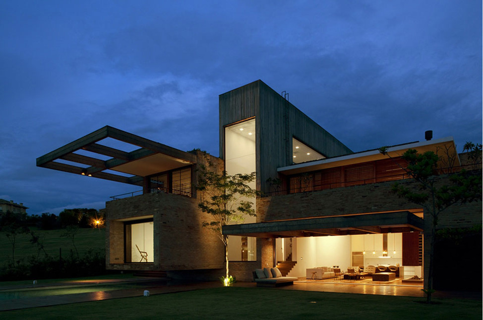 contemporary-hillside-home-brazil-disappears-into-landscape-13-exterior.jpg