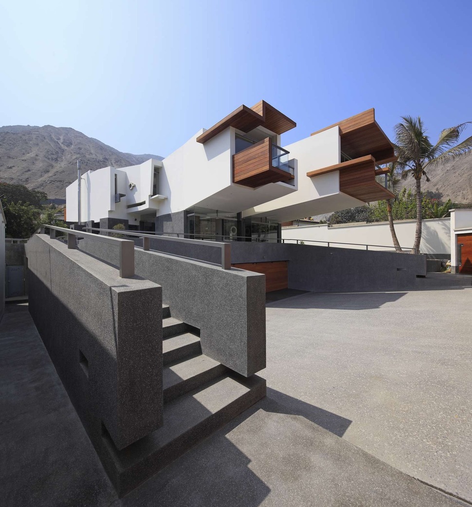 creatively-cool-dual-cantilevered-house-peru-2-front-bulky-angle.jpg