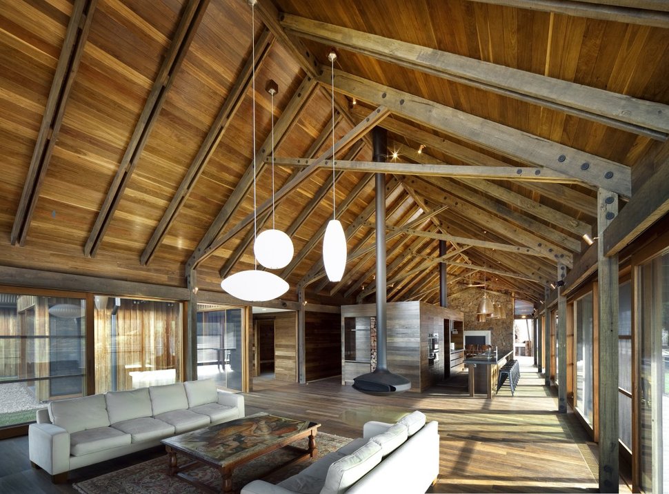 dramatic-ceilings-glass-walls-define-jamberoo-farm-house-3-living.jpg