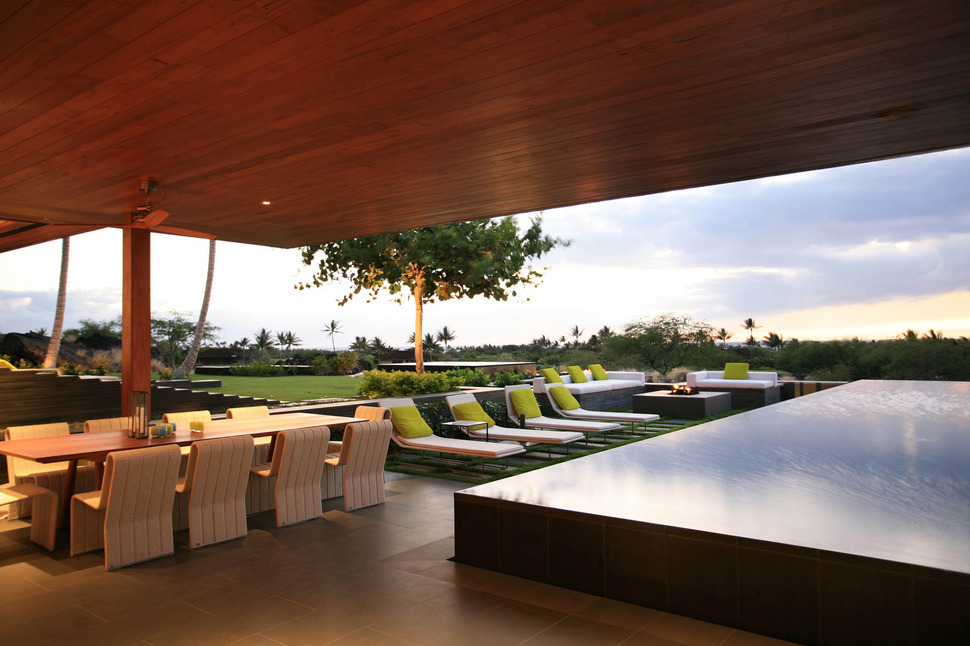 eco-friendly-kona-home-hawaiian-craftsmanship-modern-details-8-pool.jpg