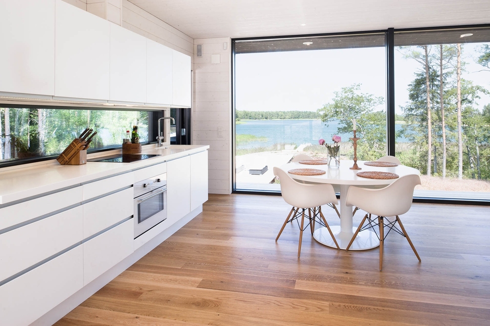 entry-summer-villa-vi-slices-through-home-to-lakeside-dock-9-kitchen.jpg
