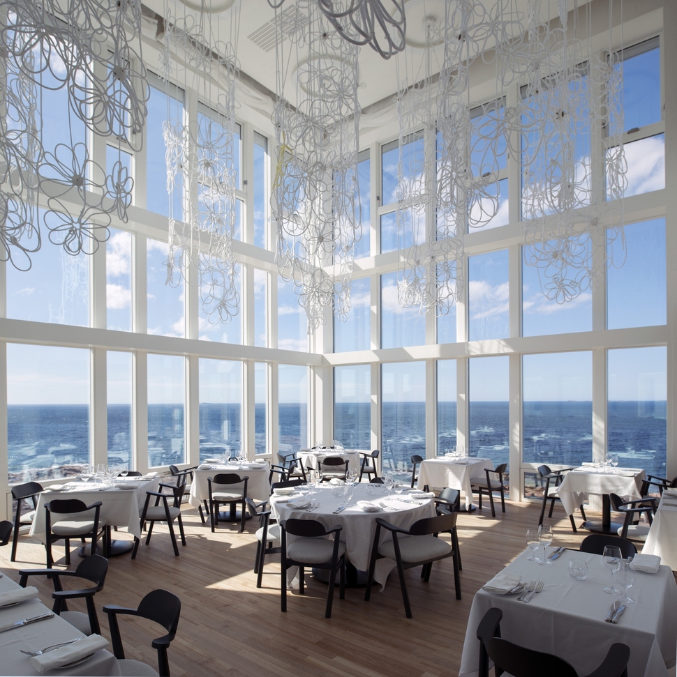 fogo-island-inn-offers-design-inspiration-modern-lifestyles- 9-dining.jpg