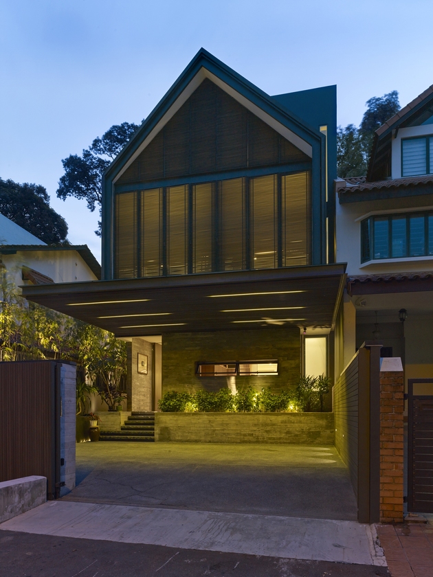 gabled-roof-jazzes-up-minimalist-y-house-singapore-2-façade.jpg