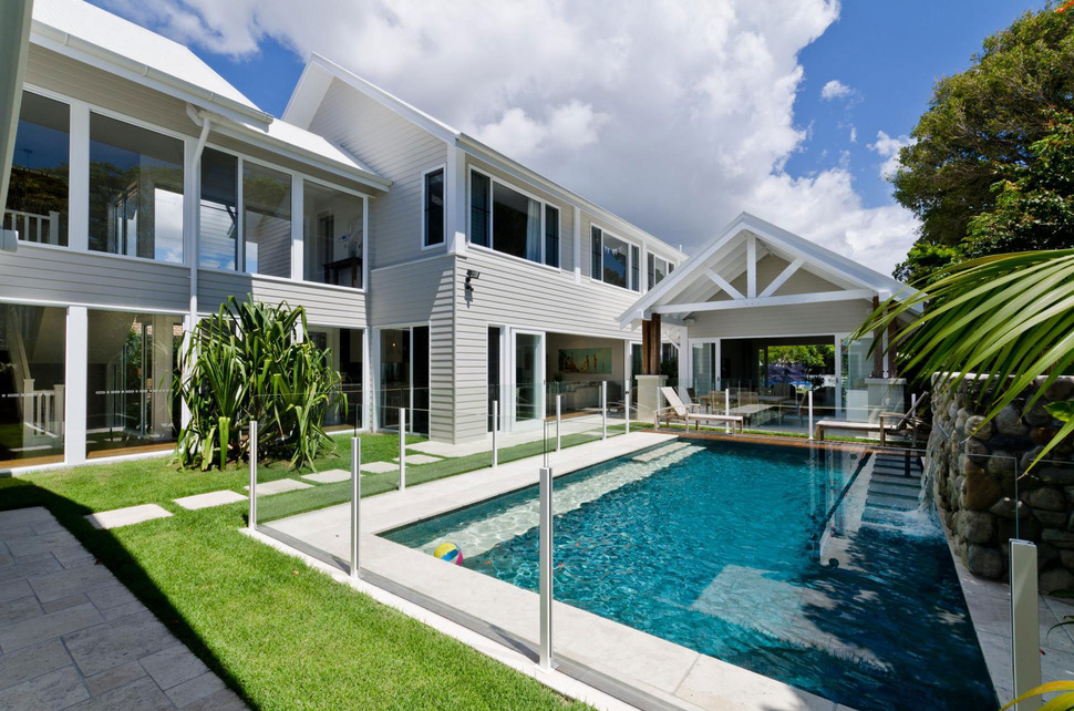 large-spaces-poolside-living-contemporary-seaside-home-16-poolside.jpg