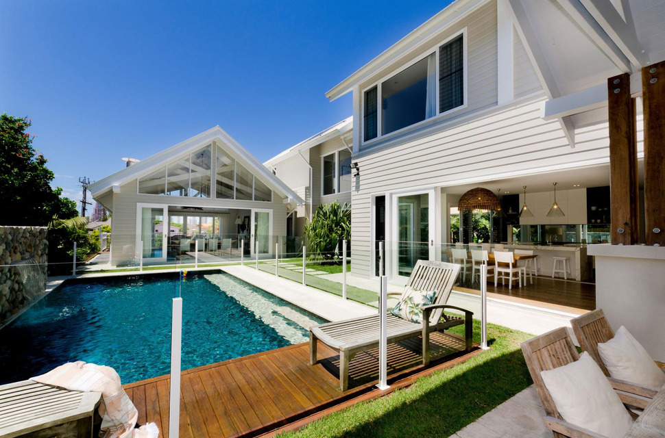 large-spaces-poolside-living-contemporary-seaside-home-2-poolside.jpg