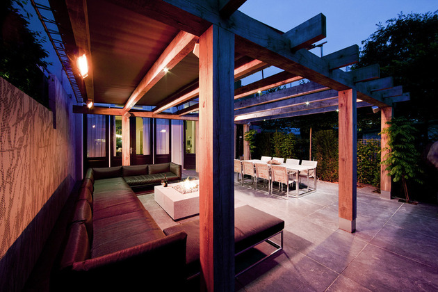 netherlands-wellness-centre-luxurious-indoor-outdoor-spa-choices-9-terrace-night.jpg